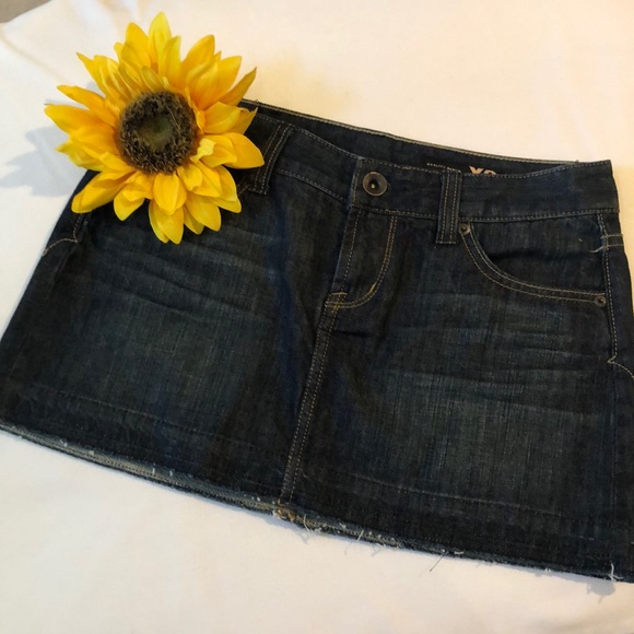 Express denim mini skirt - Picture 3 of 3